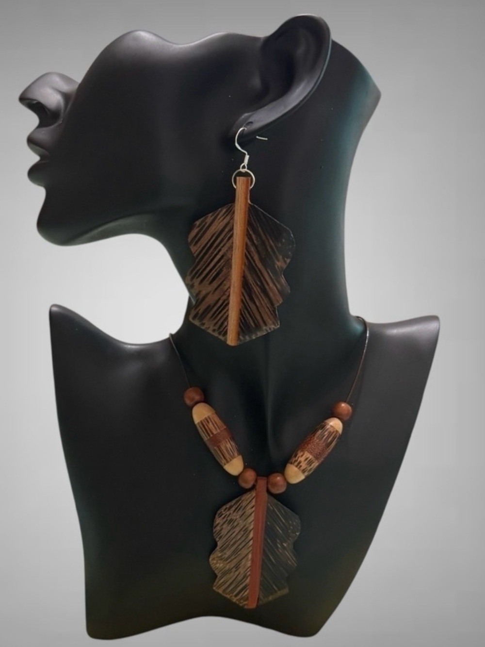 TROPICAL LEAF NECKLACE AND EARRINGS